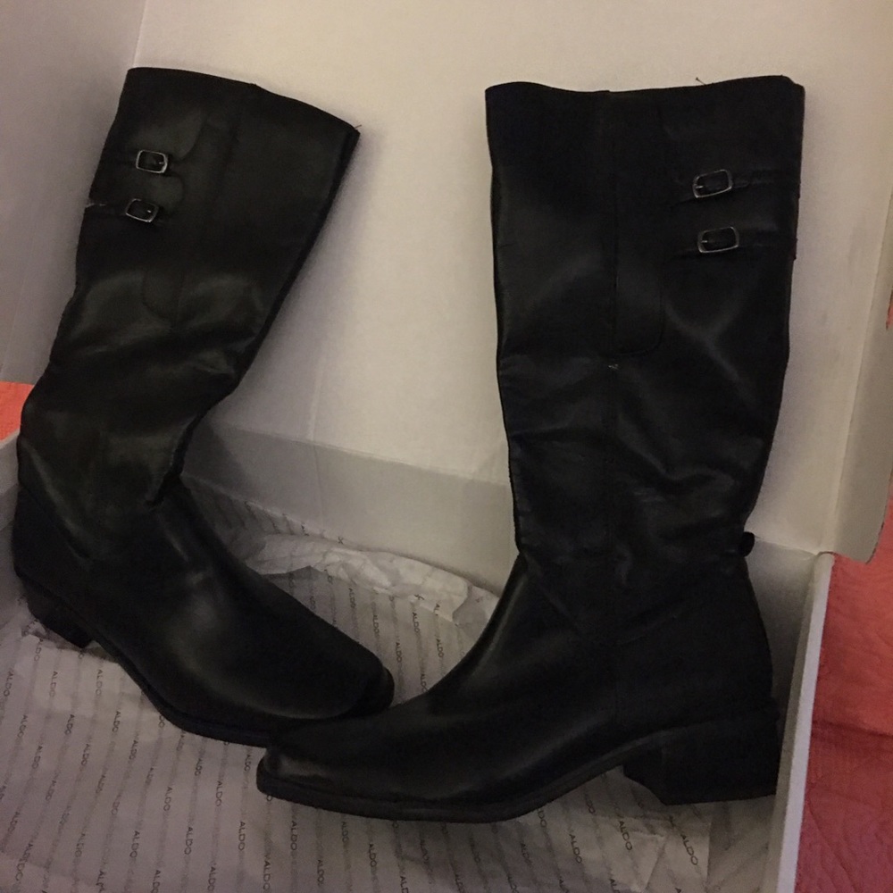 Black naturalizer boots